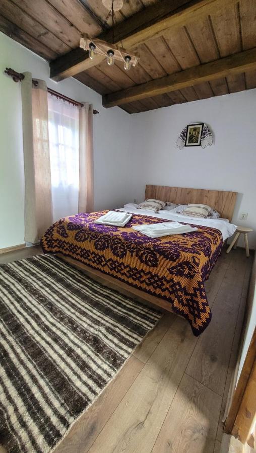 Casa Cu Lavanda เปโตรชานิ ภายนอก รูปภาพ