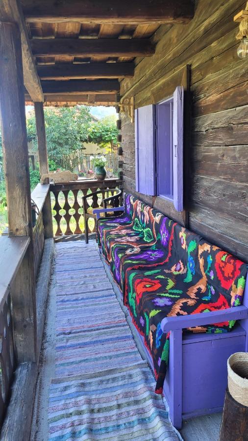 Casa Cu Lavanda เปโตรชานิ ภายนอก รูปภาพ