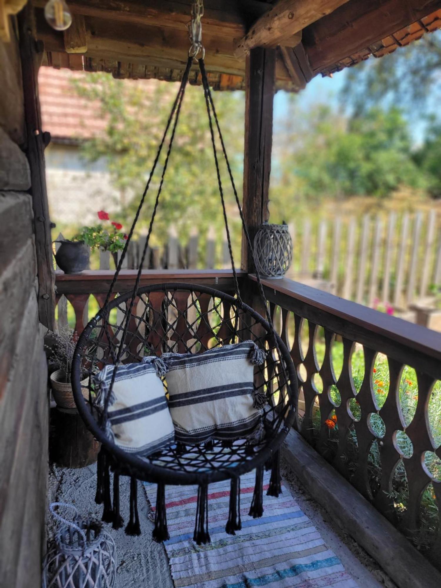 Casa Cu Lavanda เปโตรชานิ ภายนอก รูปภาพ